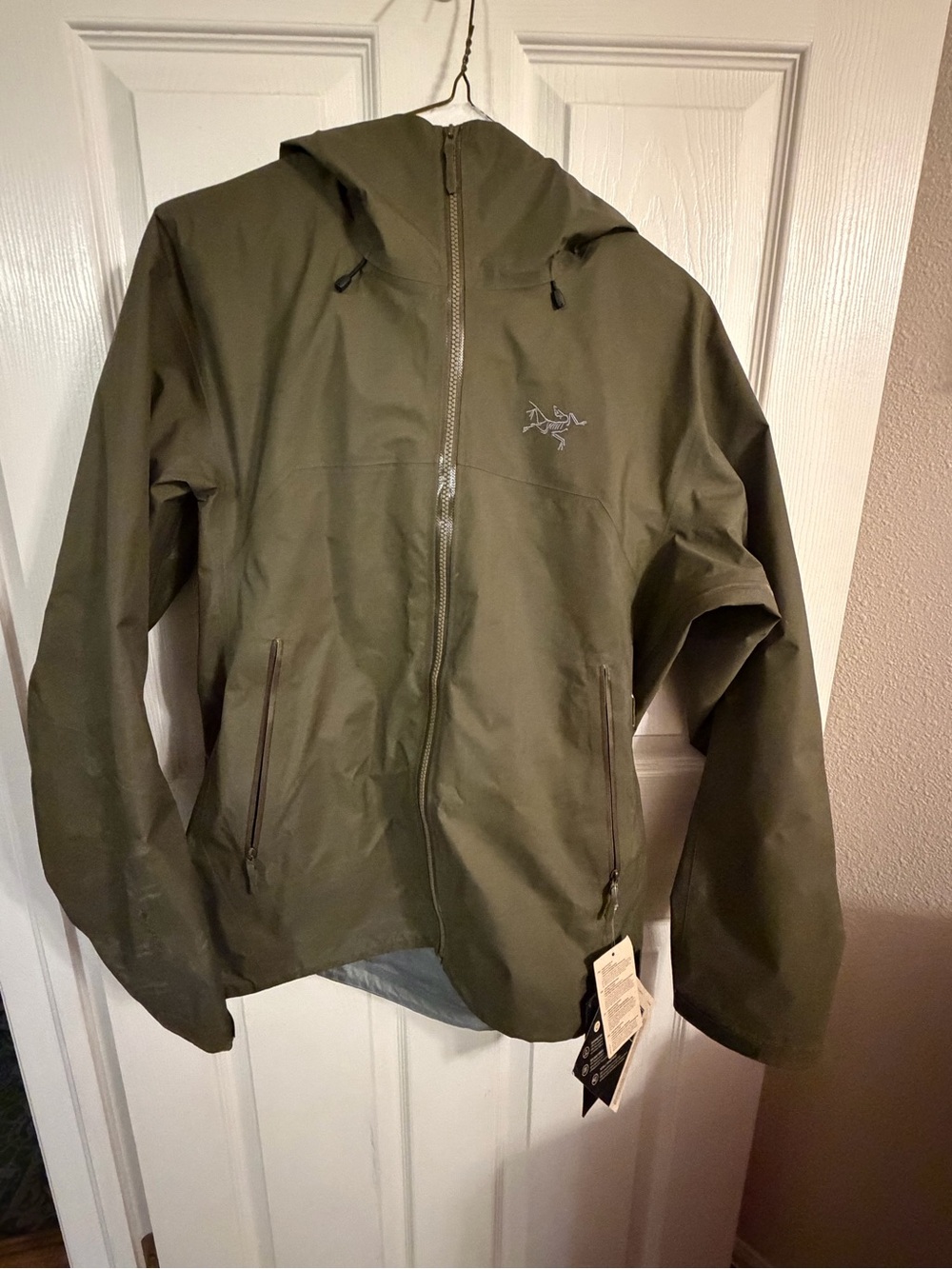 Arc'teryx Women’s Olive Green
Beta SL Jacket - Women's
